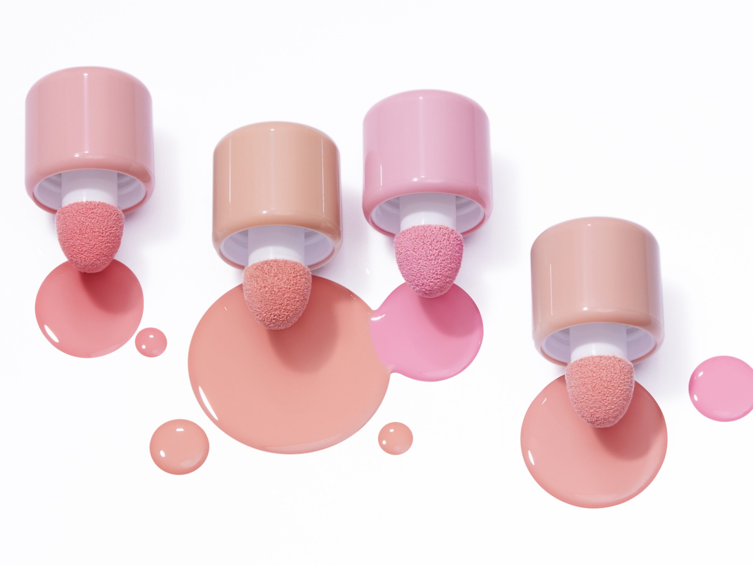 チーク 新品未使用未開封 10点セット 楽天市場】【大セレブ 光チーク】近未来メイク チーク ＼専用ブラシ