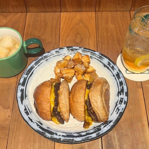 切ったやつ』で人気のハンバーガー屋「BRISKSTAND」が恵比寿にニュー