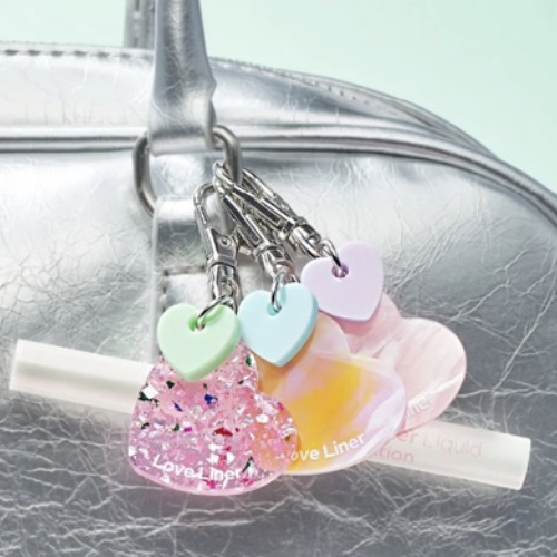 バッグチャームは「機能性×かわいい」の時代！自分らしさを彩るマスト 